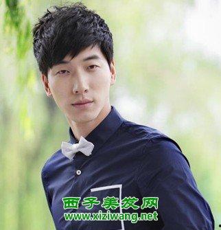 明星张亮个人资料,从厨神到明星，揭秘他的蜕变之路